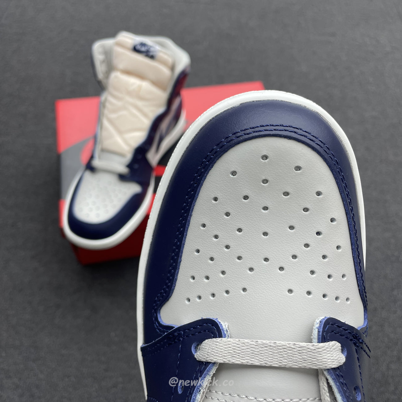 Air Jordan 1 Retro High 85 Georgetown BQ4422-400