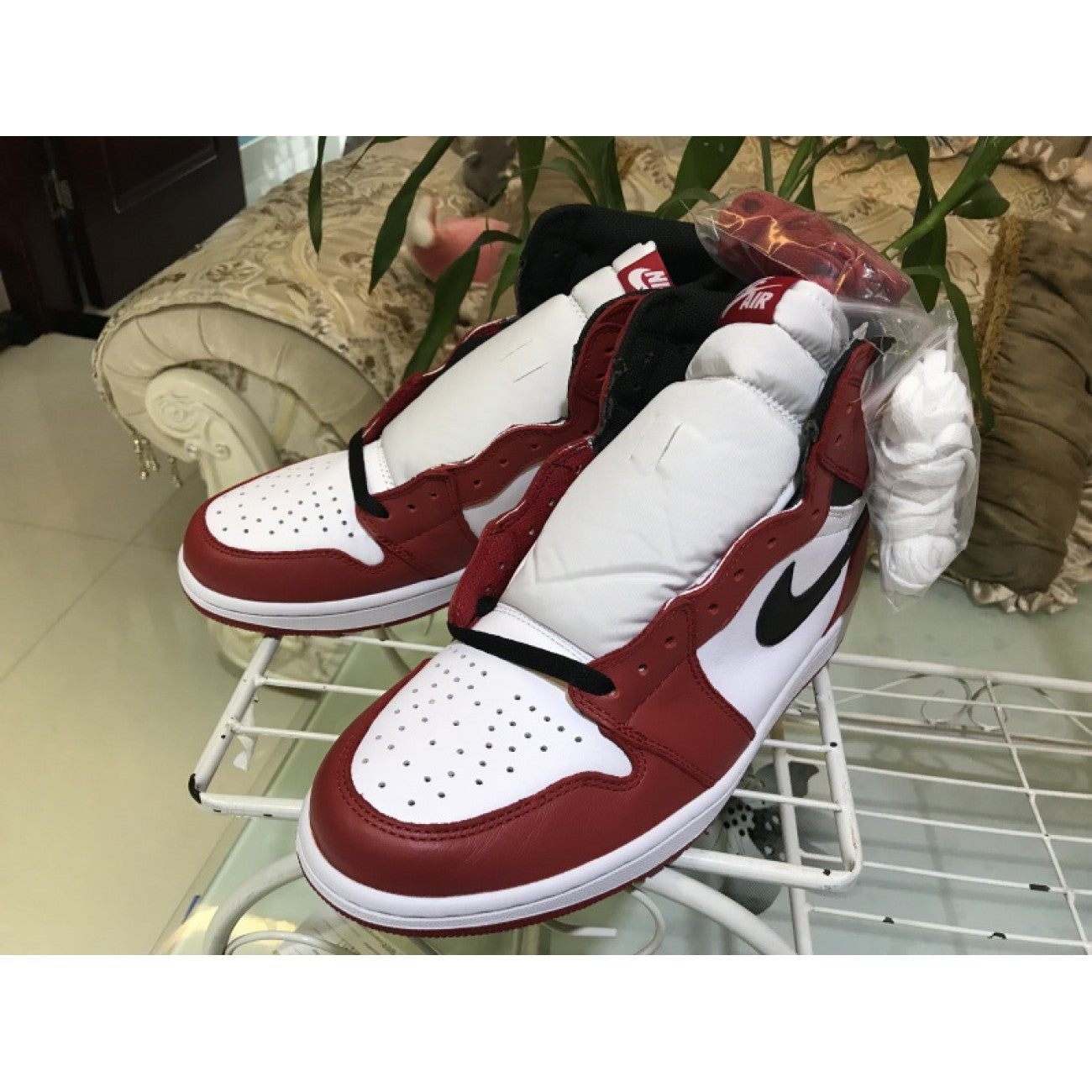 Air Jordan 1 Retro High OG Chicago 555088-101