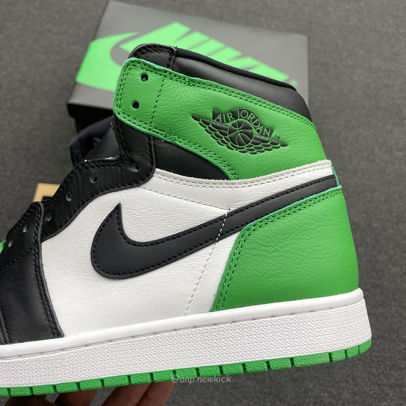 Air Jordan 1 Retro High OG Lucky Green DZ5485-031