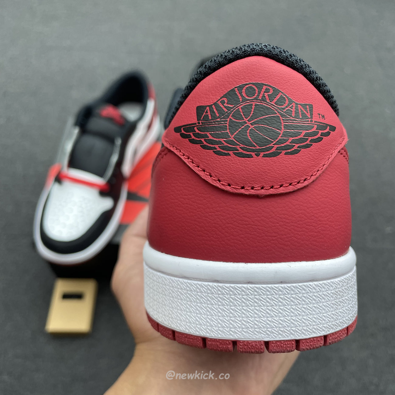 Air Jordan 1 Retro Low OG Black Toe CZ0790-106