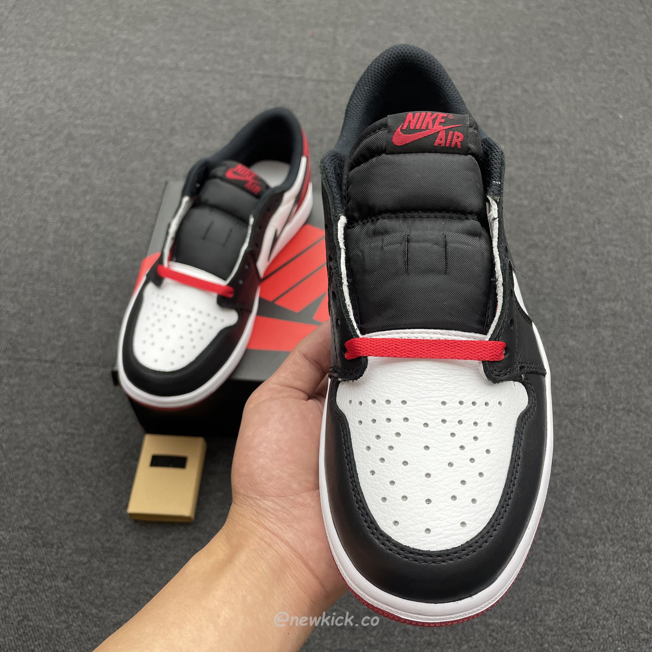Air Jordan 1 Retro Low OG Black Toe CZ0790-106