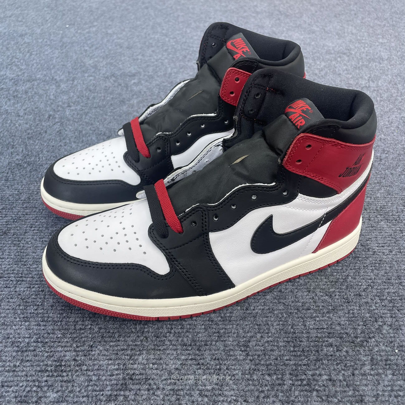 Air Jordan 1 High OG Black Toe Reimagined DZ5485-106