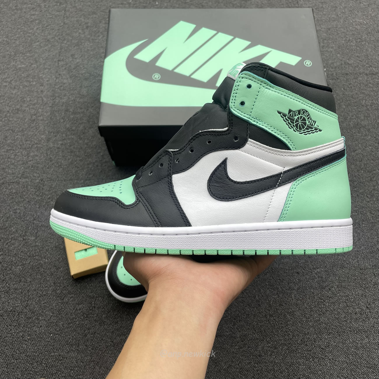 Air Jordan 1 Retro High OG Green Glow DZ5485-130