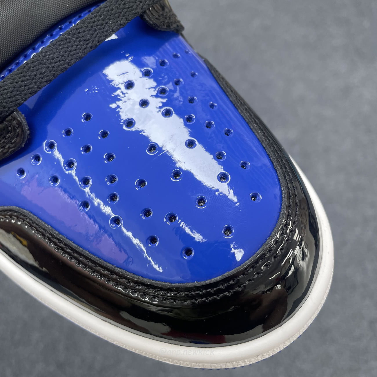 Air Jordan 1 Retro High OG Patent Royal 555088-404