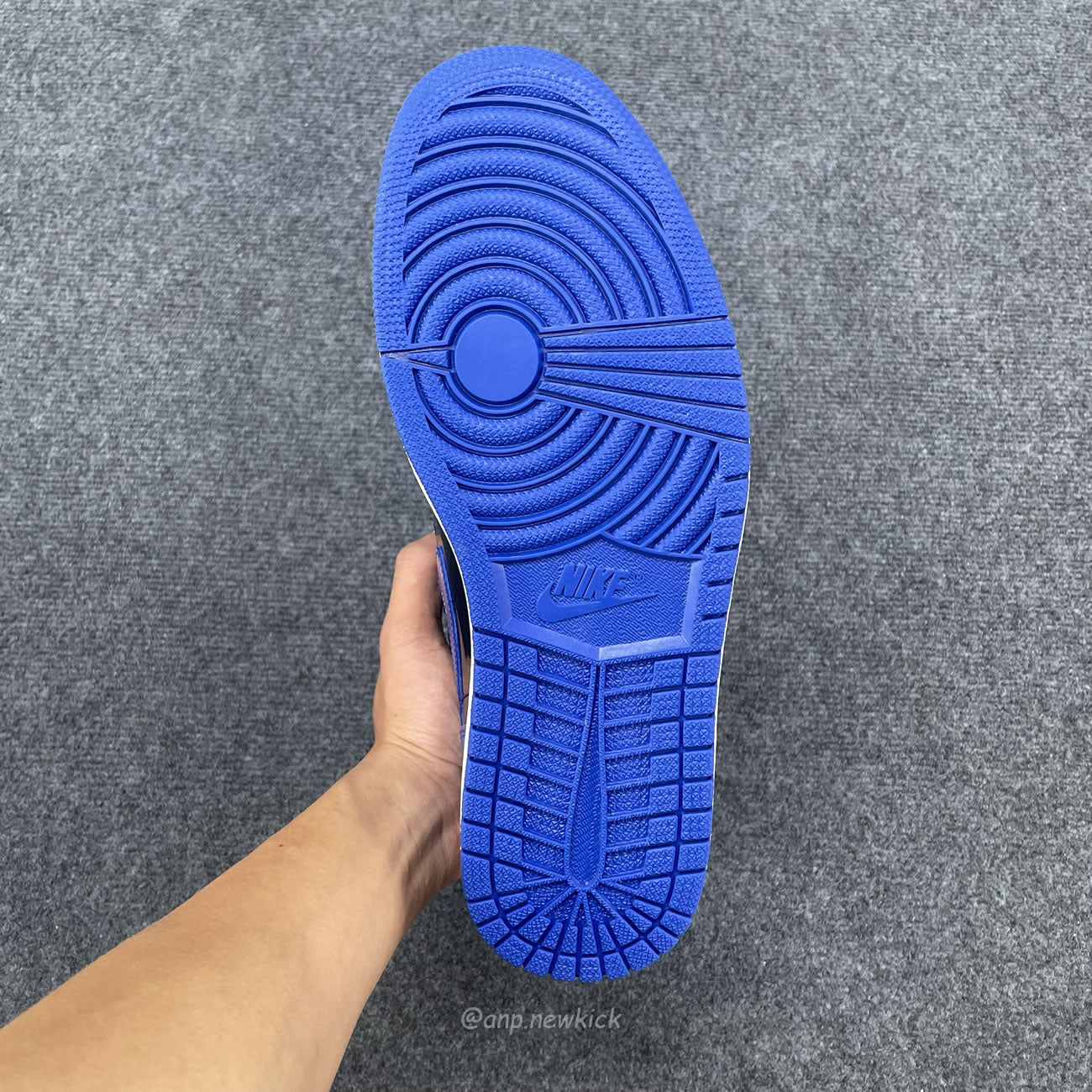 Air Jordan 1 Retro High OG Patent Royal 555088-404