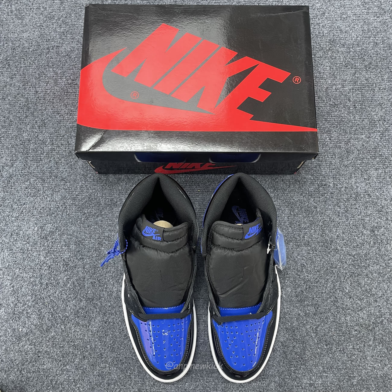 Air Jordan 1 Retro High OG Patent Royal 555088-404