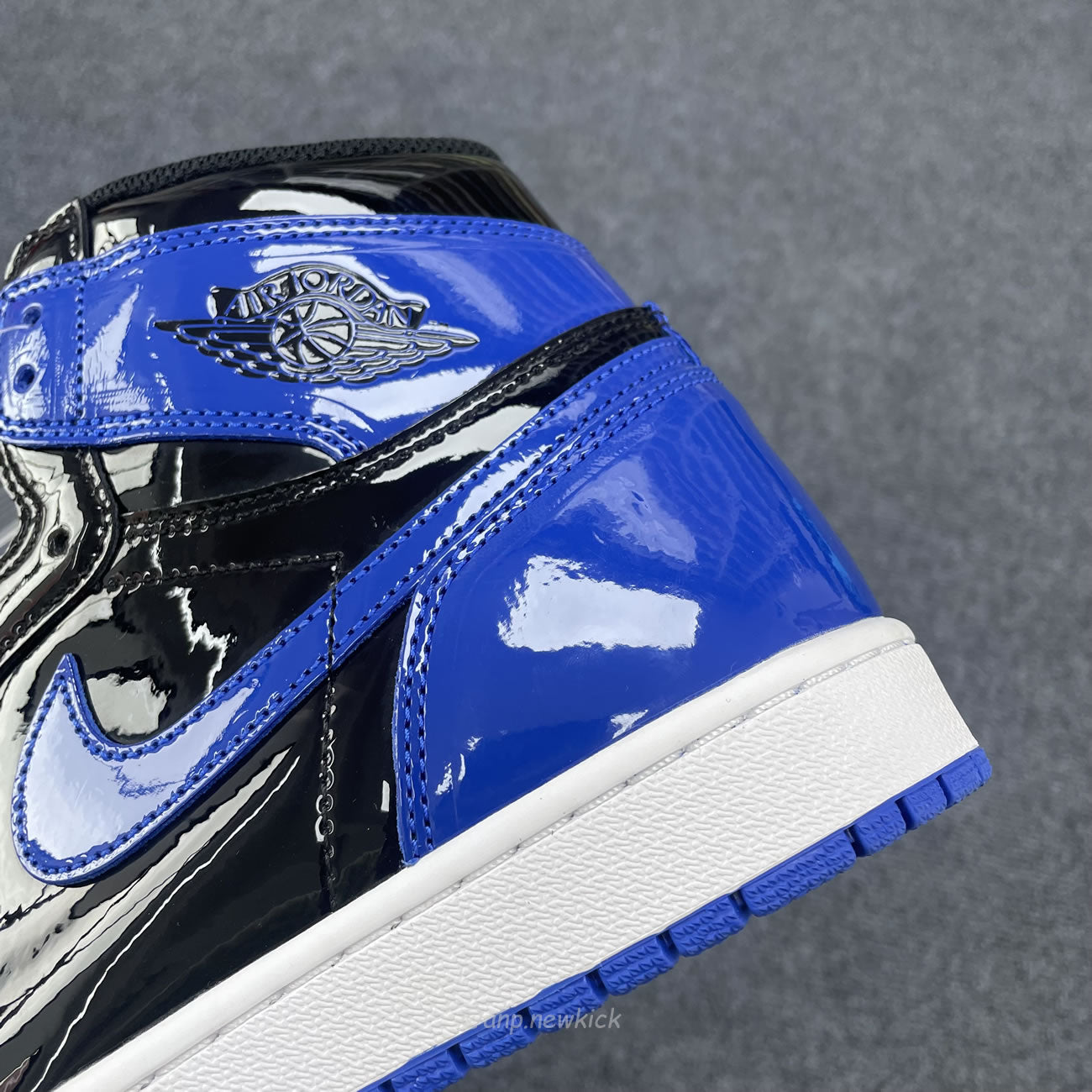Air Jordan 1 Retro High OG Patent Royal 555088-404