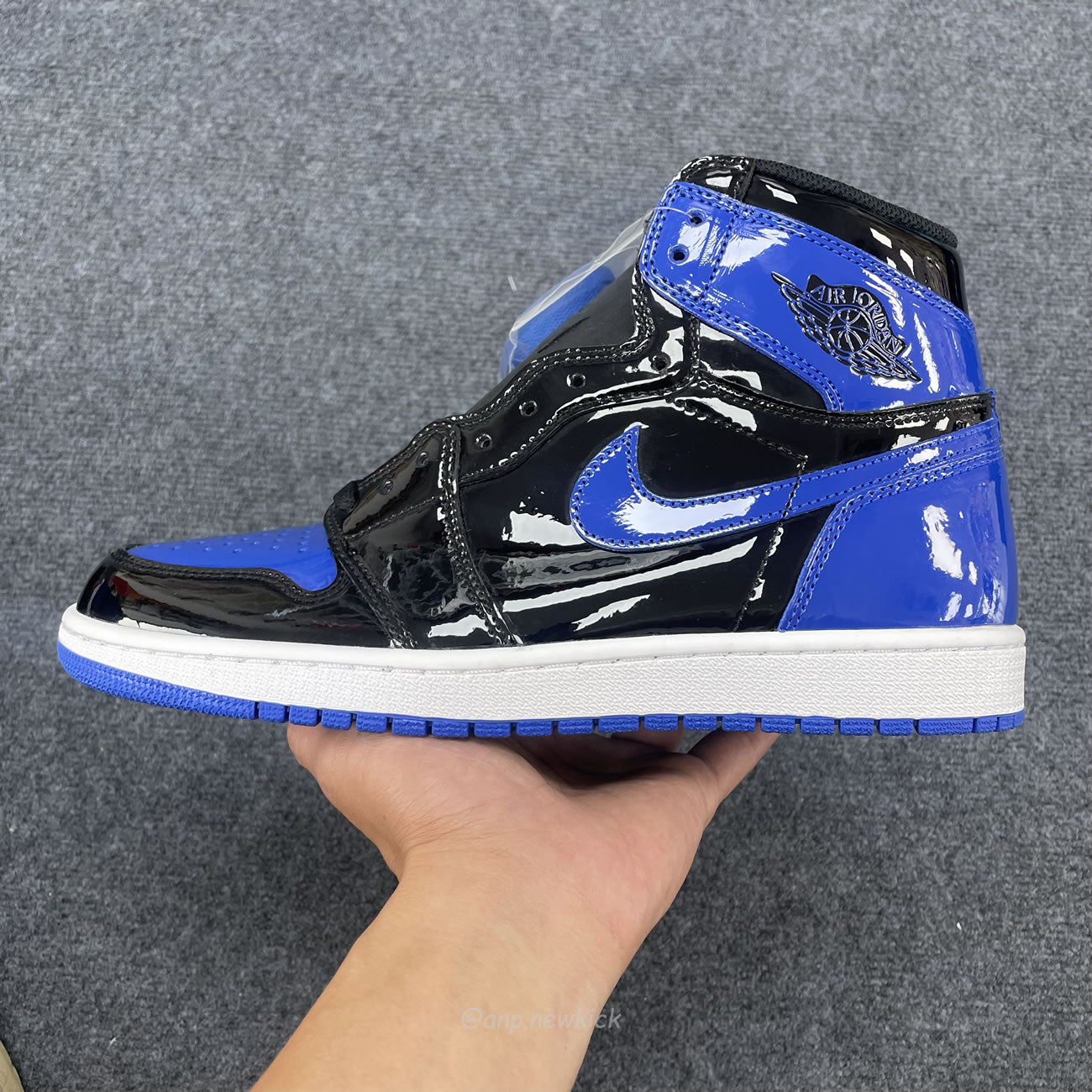Air Jordan 1 Retro High OG Patent Royal 555088-404