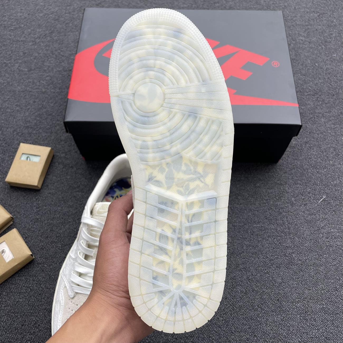 Air Jordan 1 Retro Low OG Chris Paul FZ0455-200