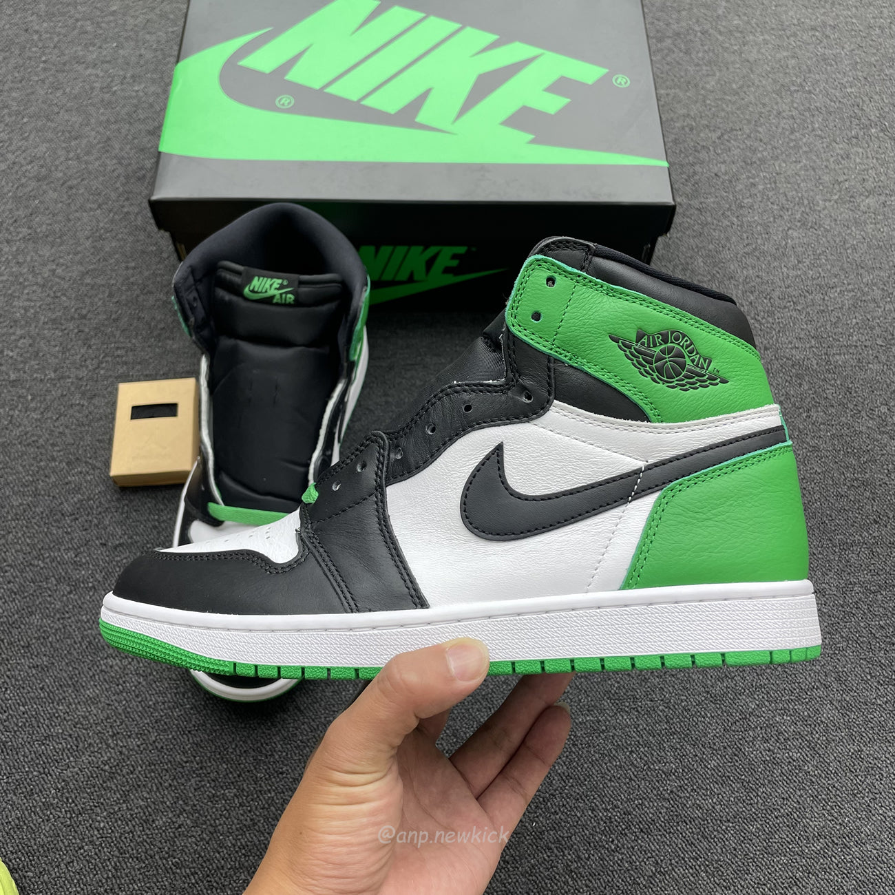 Air Jordan 1 Retro High OG Lucky Green DZ5485-031