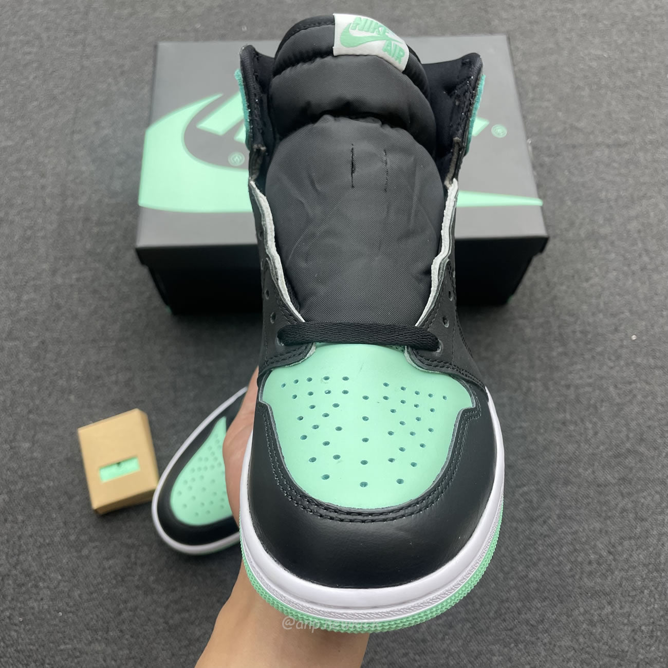 Air Jordan 1 Retro High OG Green Glow DZ5485-130